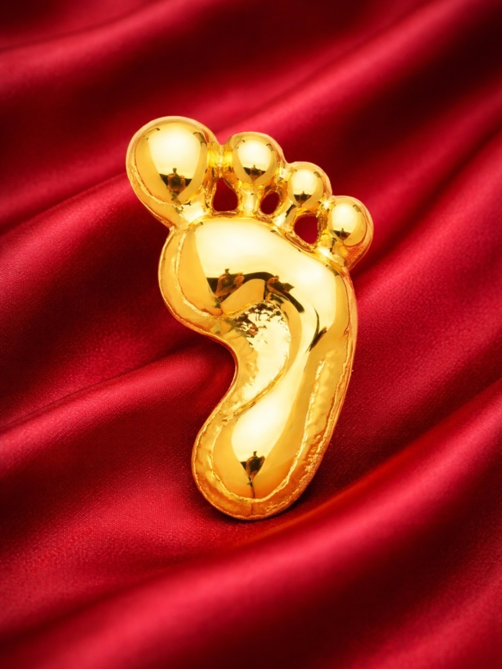 Gold Baby Foot Brooch